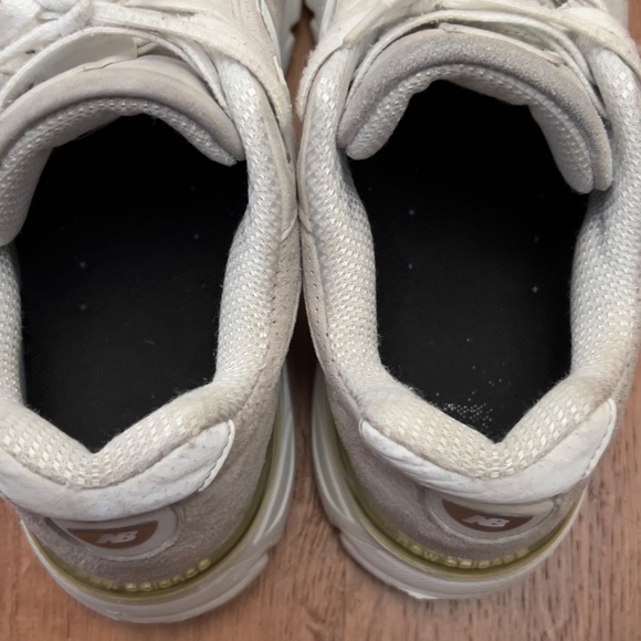 EUC New Balance 990v4 \